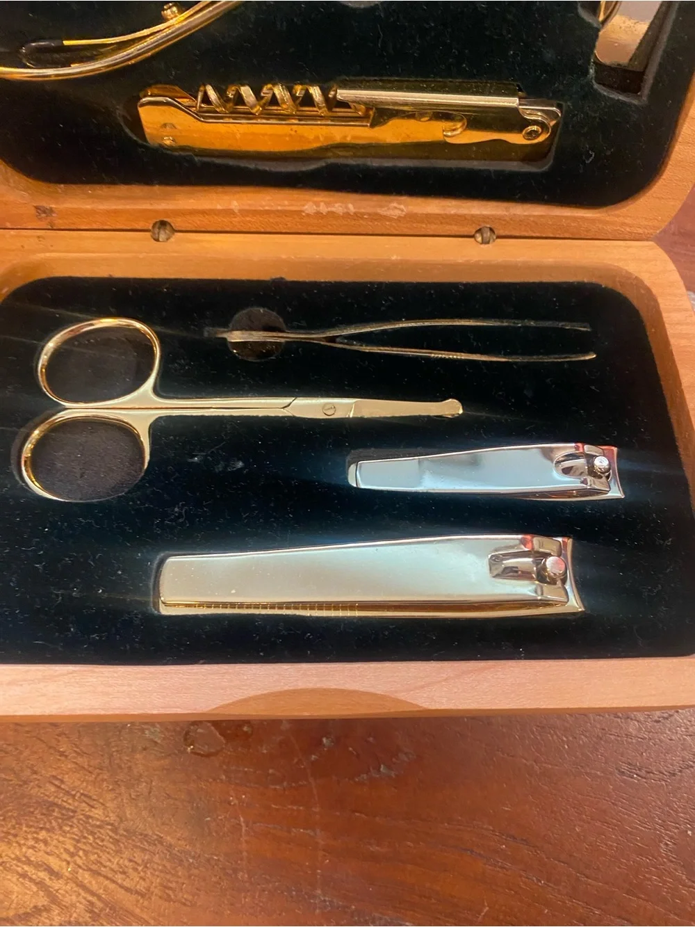 Premium Men's Gold Grooming Set in Wooden Case
